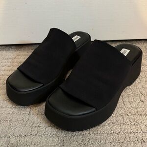SLINKY30 Black Platform Sandals - 37